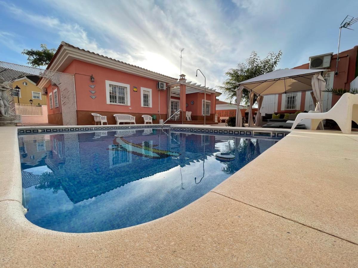 Villa Triana Севиля Екстериор снимка